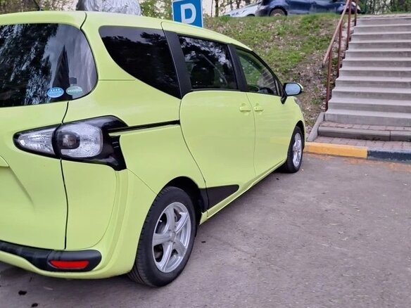 2015 Toyota Sienta II, жёлтый, 1250000 рублей - вид 5