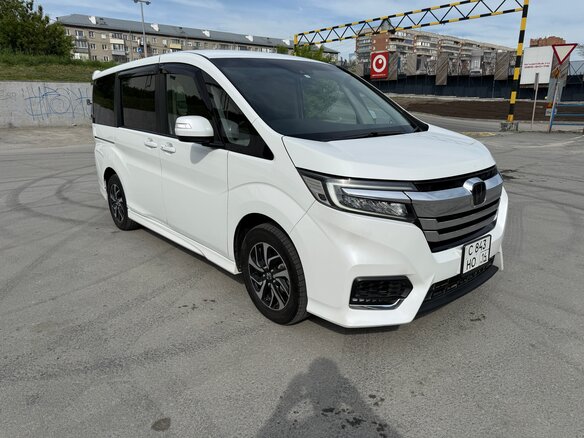 2019 Honda Stepwgn Spada V Рестайлинг, белый, 2050000 рублей - вид 2