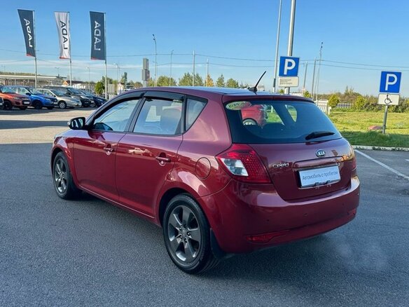 2011 Kia Ceed I Рестайлинг, красный - вид 2