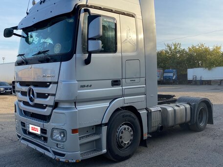 2008 Mercedes-Benz Actros, серебристый, 3000000 рублей, вид 2