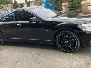 2011 Mercedes-Benz S-Класс 500 Long V (W221) Рестайлинг, чёрный, 1400000 рублей, вид 4