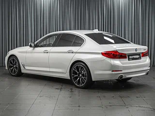 2018 BMW 5 серии 520i VII (G30/G31/G38), белый, 2588000 рублей, вид 2