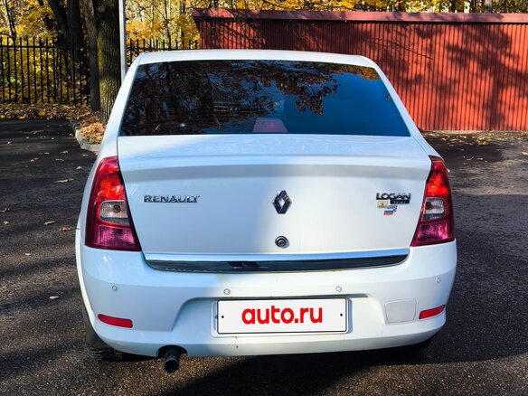 2010 Renault Logan I Рестайлинг, белый, 570000 рублей - вид 8