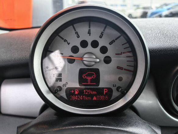 2008 Mini Hatch Cooper II (R56), красный, 749000 рублей - вид 7
