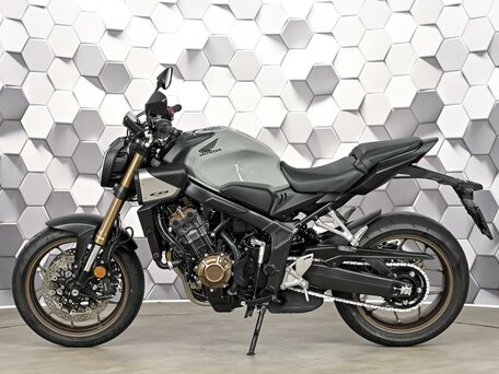 2024 Honda CB 650R, серый, 1177000 рублей, вид 4