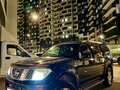 2005 Nissan Pathfinder III, чёрный - вид 3