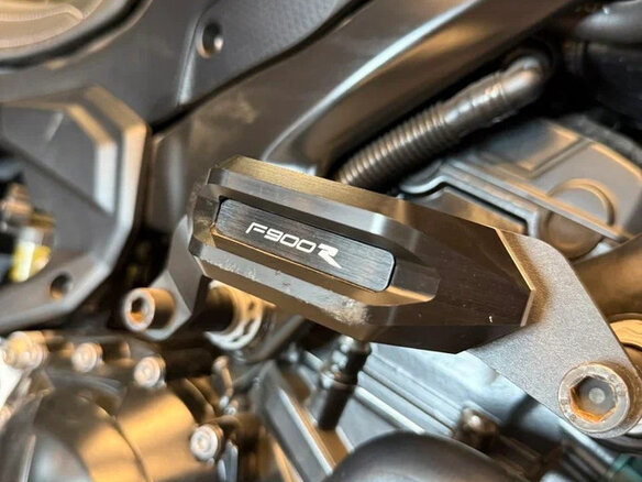 2021 BMW F 900 R, чёрный, 940000 рублей - вид 4