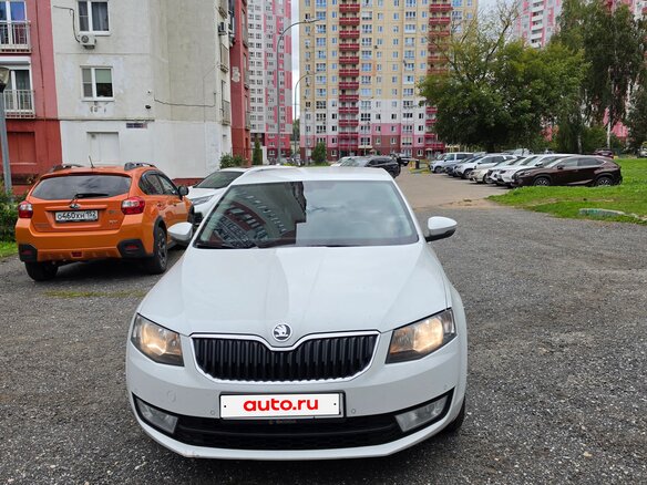 2015 Skoda Octavia III (A7), белый, 1600000 рублей