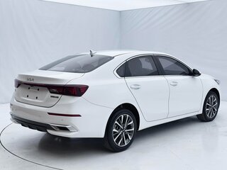 2023 Kia K3 II (China Market) Рестайлинг, белый, 1300000 рублей, вид 4