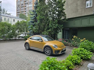 2017 Volkswagen Beetle II (A5), золотистый, 2480000 рублей, вид 1