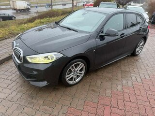 2022 BMW 1 серии 118i III (F40), чёрный, 2050000 рублей, вид 1