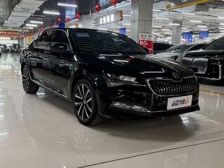 2025 Skoda Superb III Рестайлинг, чёрный, 2140000 рублей, вид 3