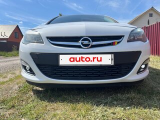 2014 Opel Astra J Рестайлинг, белый, 815000 рублей, вид 4