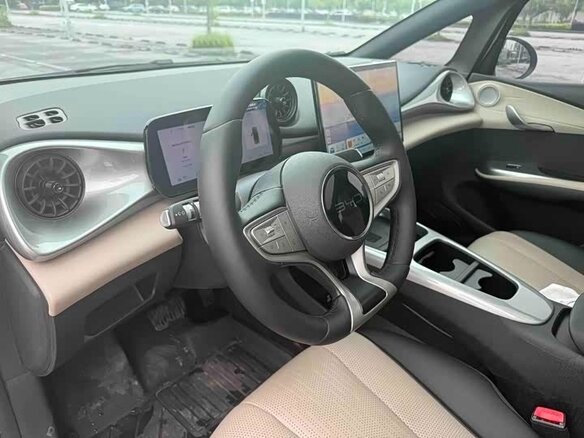 2025 BYD Dolphin 45.12 kWh I Рестайлинг, белый, 1649999 рублей - вид 8