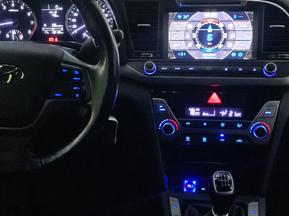 2018 Hyundai Elantra VI (AD), серебристый, 1075000 рублей - вид 5
