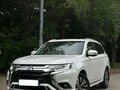2022 Mitsubishi Outlander III Рестайлинг 3, белый - вид 1