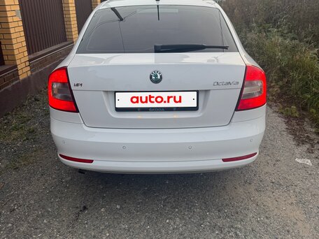 2013 Skoda Octavia II (A5) Рестайлинг, белый, 935000 рублей, вид 5