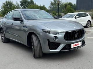 2022 Maserati Levante GT Hybrid I Рестайлинг, серебристый, 10700000 рублей, вид 3