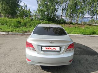 2012 Hyundai Solaris I, серебристый, 860000 рублей, вид 2