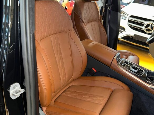 2025 BMW X7 40d I (G07) Рестайлинг, чёрный - вид 7