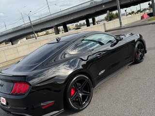 2020 Ford Mustang VI Рестайлинг, чёрный, 4100000 рублей, вид 5