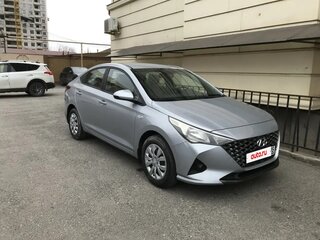 2022 Hyundai Accent V Рестайлинг, серебристый, 1700000 рублей, вид 2