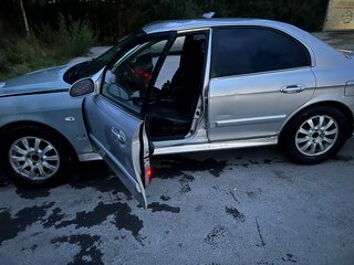2006 Hyundai Sonata ТагАЗ IV (EF) Рестайлинг, серебристый, 350000 рублей, вид 5