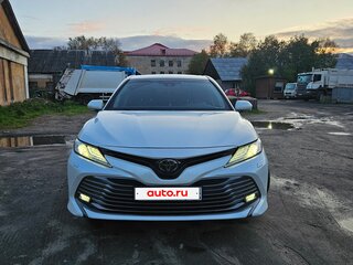 2018 Toyota Camry VIII (XV70), белый, 3000000 рублей, вид 2