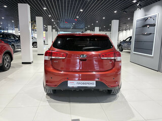 2017 Kia Rio III Рестайлинг, красный, 998000 рублей, вид 3