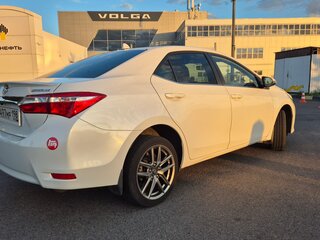 2013 Toyota Corolla XI (E160, E170, E180), белый, 1050000 рублей, вид 4