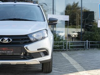 2026 Lada (ВАЗ) Granta Cross I Рестайлинг, белый, 1205000 рублей, вид 3