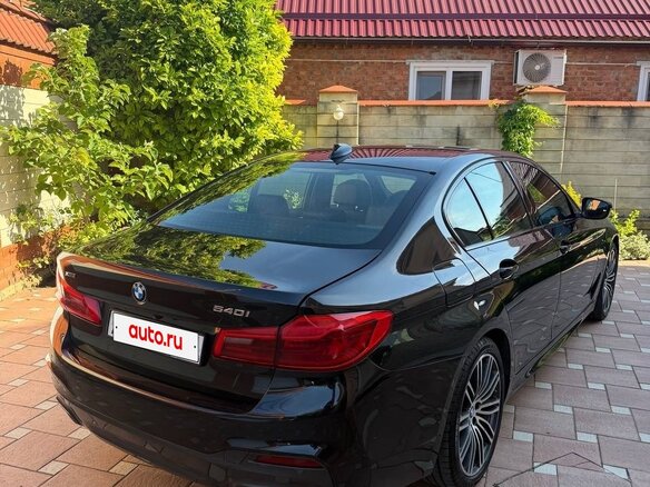 2019 BMW 5 серии 540i xDrive VII (G30/G31/G38), чёрный, 4600000 рублей - вид 2