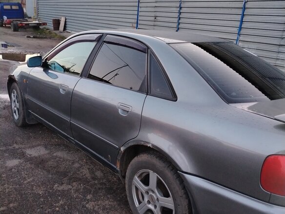 1998 Audi A4 I (B5), серый, 200000 рублей - вид 3