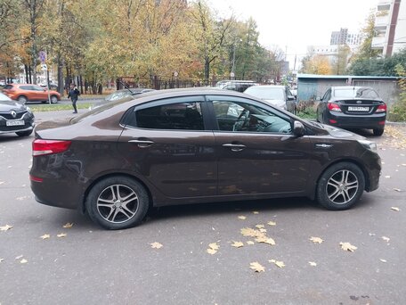 2017 Kia Rio III Рестайлинг, белый, 825000 рублей, вид 4