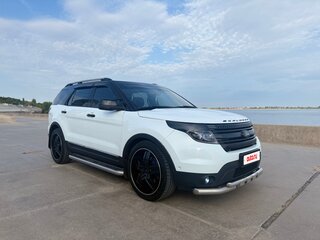 2014 Ford Explorer V, белый, 1470000 рублей, вид 3