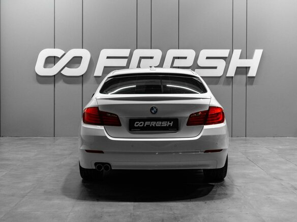2010 BMW 5 серии 523i VI (F10/F11/F07), белый, 1900000 рублей - вид 3