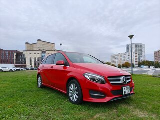 2014 Mercedes-Benz B-Класс 180 II (W246), красный, 1300000 рублей, вид 3