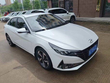 2021 Hyundai Elantra VII (CN7), белый, 1600000 рублей, вид 3