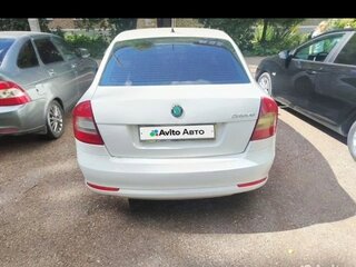 2012 Skoda Octavia II (A5) Рестайлинг, белый, 700000 рублей, вид 3