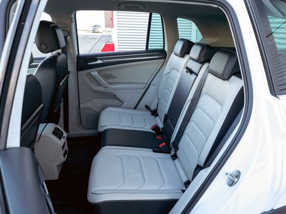2018 Volkswagen Tiguan II, белый, 2275000 рублей - вид 17