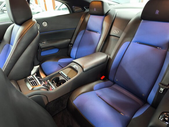 2016 Rolls-Royce Wraith Black Badge, чёрный, 27900000 рублей - вид 9