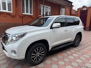 2015 Toyota Land Cruiser Prado 150 Series Рестайлинг 1, белый, 4100000 рублей, вид 2