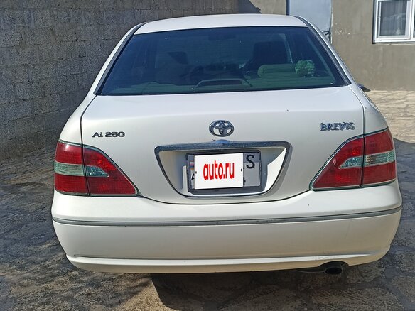 2002 Toyota Brevis I, бежевый - вид 1