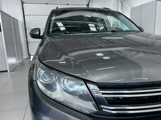 2018 Volkswagen Tiguan I Рестайлинг, серый, 1995000 рублей, вид 2