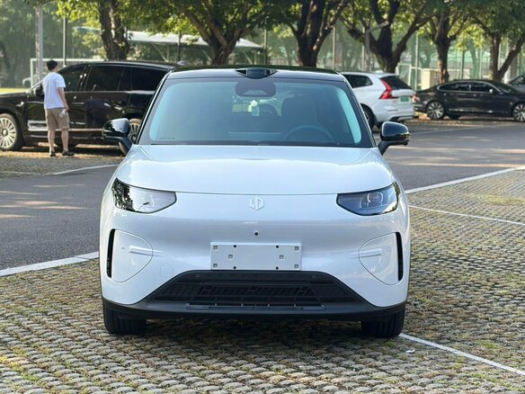 2026 Leapmotor A10 39.8 kWh, серый, 1490000 рублей - вид 1