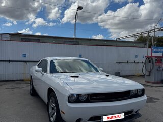 2011 Dodge Challenger III Рестайлинг, белый, 2222222 рублей, вид 1