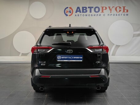 2021 Toyota RAV4 V (XA50), чёрный, 3120000 рублей, вид 4