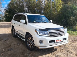 2012 Toyota Land Cruiser 200 Series Рестайлинг 1, белый, 3950000 рублей, вид 3