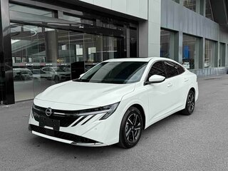2026 Nissan Sylphy V (B19), белый, 1800333 рублей, вид 3