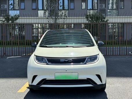 2025 BYD Dolphin 45.12 kWh I Рестайлинг, бежевый, 1560000 рублей, вид 1